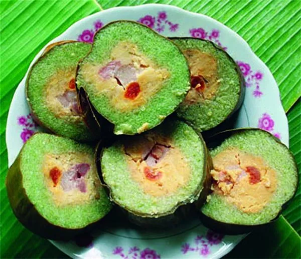 Đặc sản Bánh tét Long An vừa dẻo vừa bùi