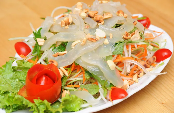 Đặc sản Nộm sứa Thái Bình giòn ngọt, đậm đà