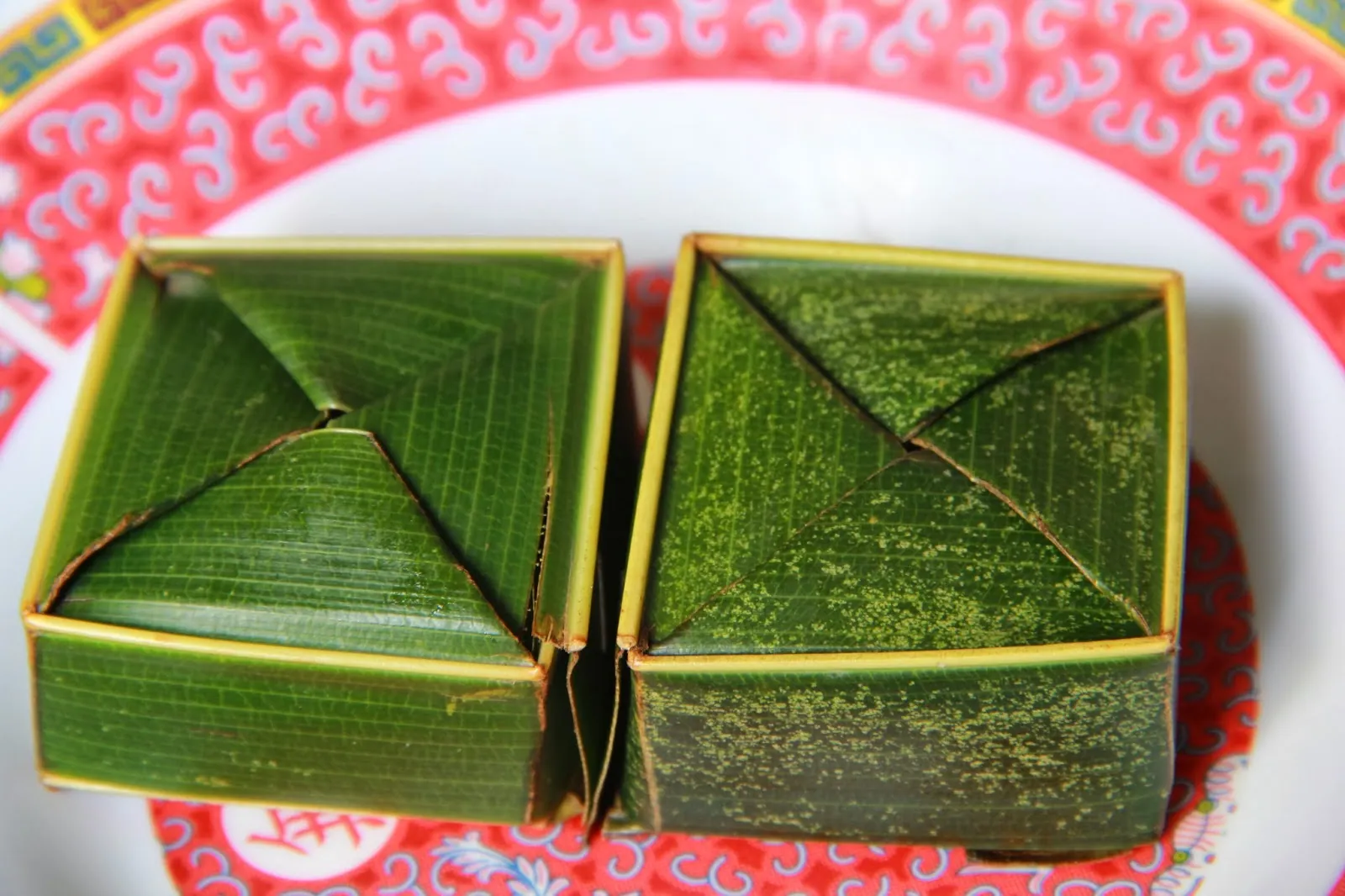 Hấp dẫn với đặc sản Bánh phu thê Đình Bảng đầy màu sắc
