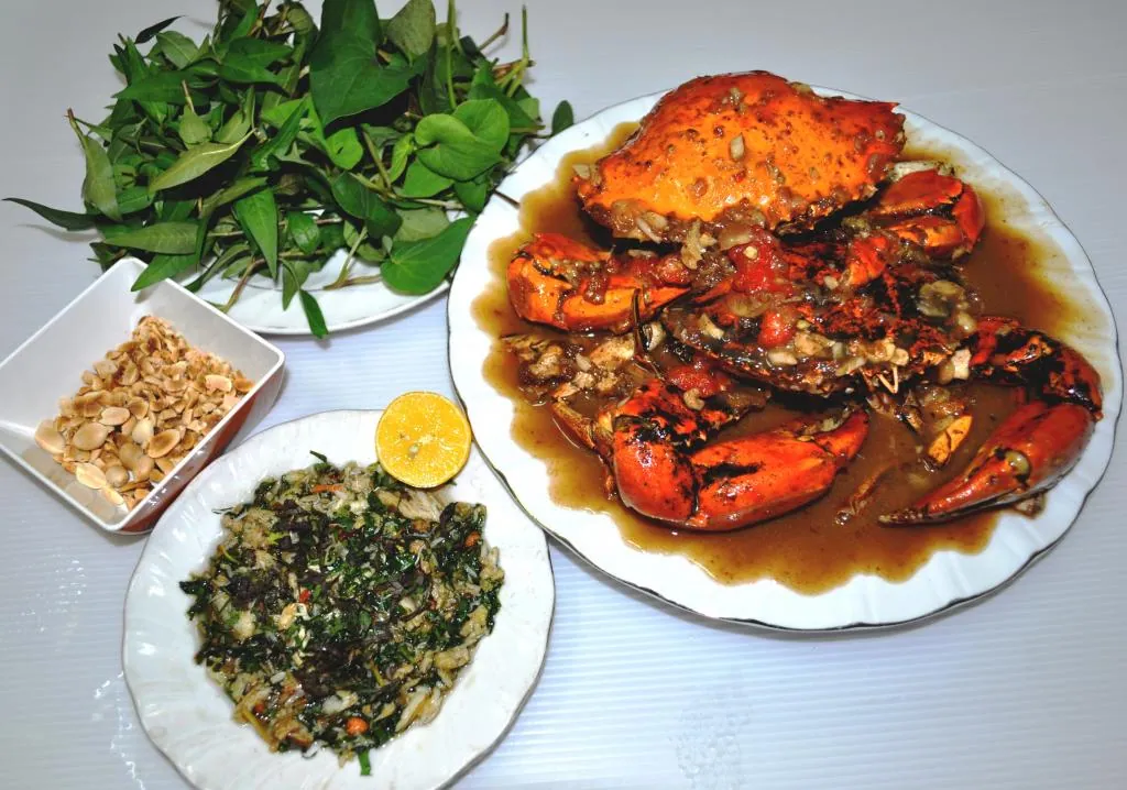 Thưởng thức tiết canh cua ngon và lạ miệng ở Phú Quốc