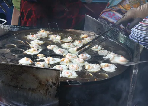 Đến Vũng Tàu thưởng thức bánh khọt để cảm nhận hết được vị ngon