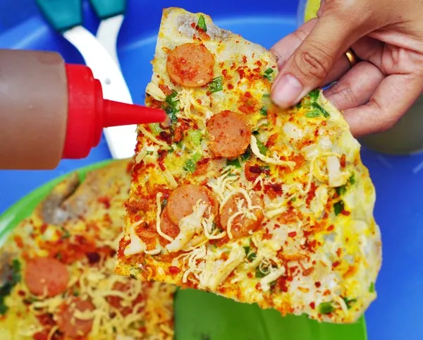 Đêm đến nhâm nhi bánh tráng trứng nướng ngon nổi tiếng ở Đà Lạt
