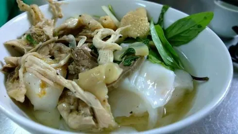Thưởng thức bánh ướt lòng gà Lâm Đồng thơm ngon