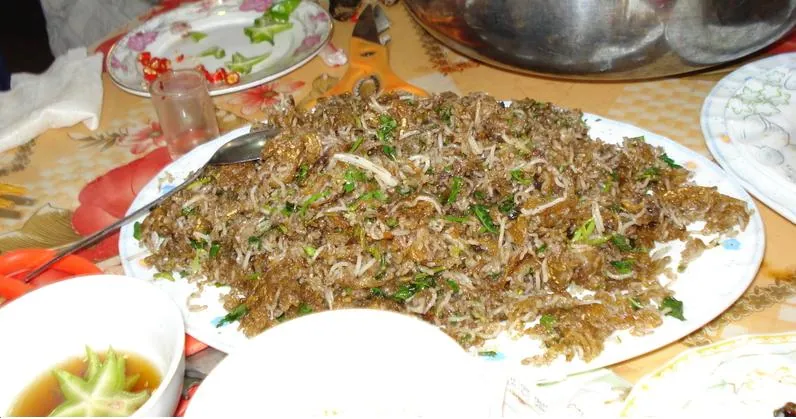 Đến Hạ Long thưởng thức bún xào ngán ngon không biết ‘ngán’