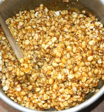 Cách làm kẹo đậu phộng giòn ngon đặc sản Đà Nẵng