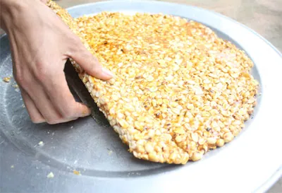 Cách làm kẹo đậu phộng giòn ngon đặc sản Đà Nẵng