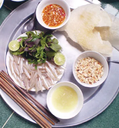 Cách làm món gỏi cá mai đặc sản Phú Yên