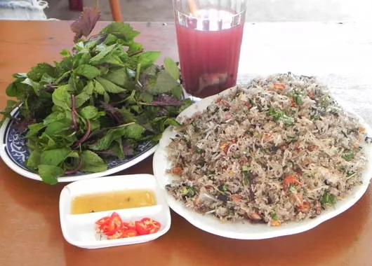 Đến Hạ Long thưởng thức bún xào ngán ngon không biết ‘ngán’