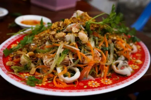 Ăn một lần mà còn vấn vương mãi hương vị của gỏi trứng cá chuồn