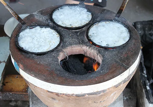 Thưởng thức bánh xèo vỏ Bình Định để cảm nhận được hương vị độc đáo