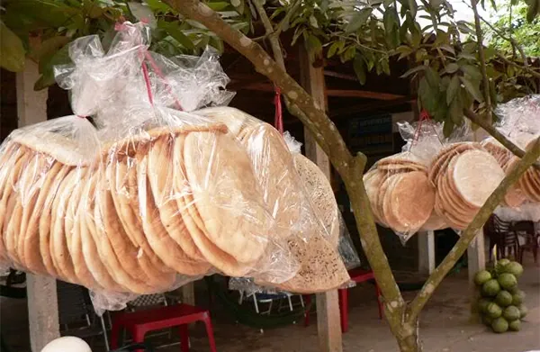 Đặc sản bánh phồng Trà Vinh thơm ngon ngày Tết