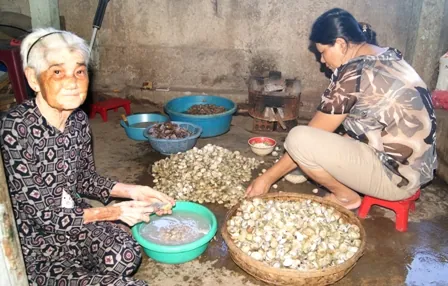 Mắm sò Lăng Cô thơm ngon nức tiếng