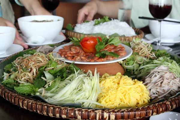 Lẩu thả – Món ngon không thể bỏ qua khi đến Phan Thiết