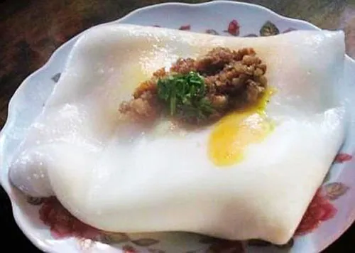 Đặc sản Lạng Sơn bánh cuốn trứng thịt