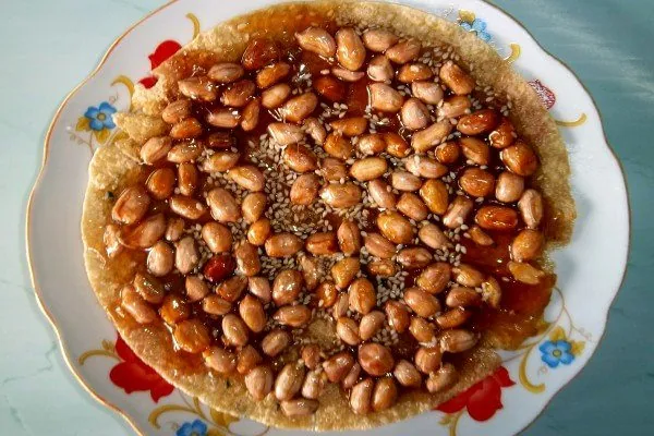 Giòn ngon kẹo đậu phộng Bồng Sơn, Bình Định