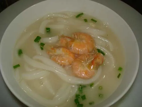 Đến xứ công tử Bạc Liêu ăn bánh canh tôm nước cốt dừa