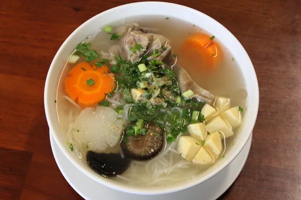 Bún ống chỉ lạ mà ngon ở Bình Dương