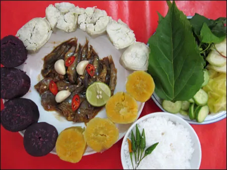 Dân dã mắm sống – khoai lang Vĩnh Long