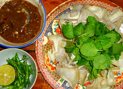 Dân dã món mít luộc chấm mắm nêm
