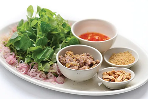 Rau Càng Cua trộn – Món ngon trong mâm cơm người Huế