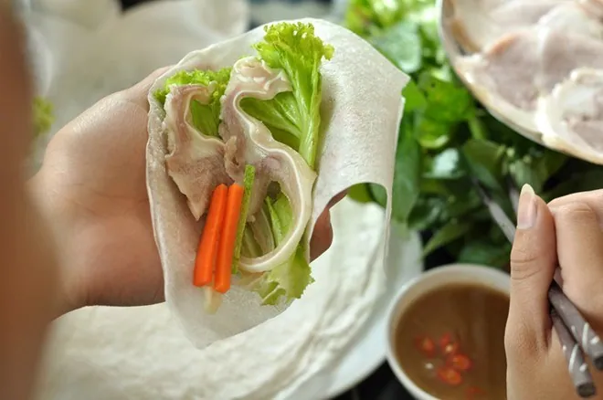 Đặc sản bánh tráng phơi sương Trảng Bàng