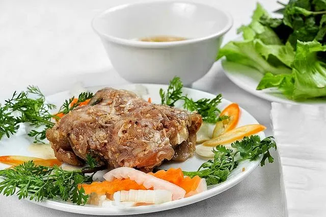 Đặc sản tré Huế đậm đà miền Trung