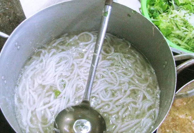 Bún chả cá, bánh canh chả cá Quy Nhơn không ăn đừng hối hận