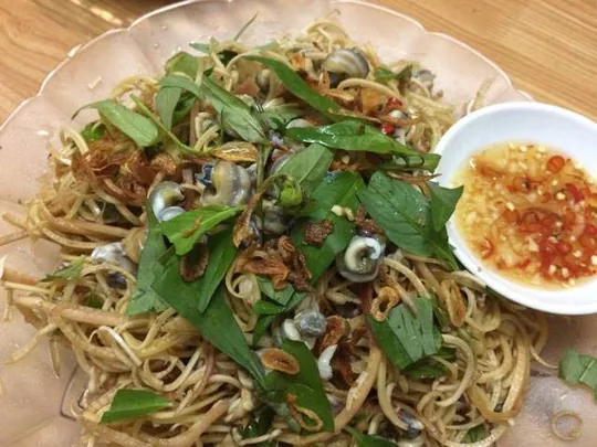 Gỏi ốc gạo bắp chuối dân dã mà ngon vô cùng