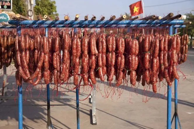 Đặc sản lạp xưởng tươi Long An