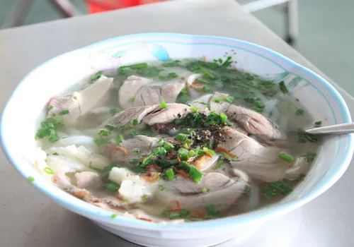 Món bánh canh Long Hương đặc sản Vũng Tàu