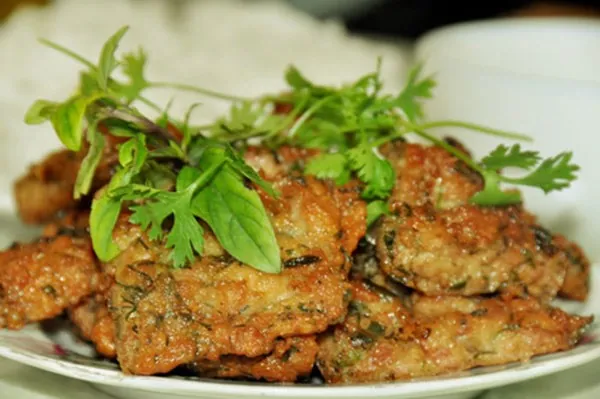 Rươi, món ăn khó quên của người Hải Dương
