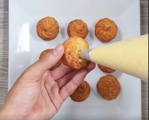 Học cách làm bánh su ngon không cần đến lò nướng