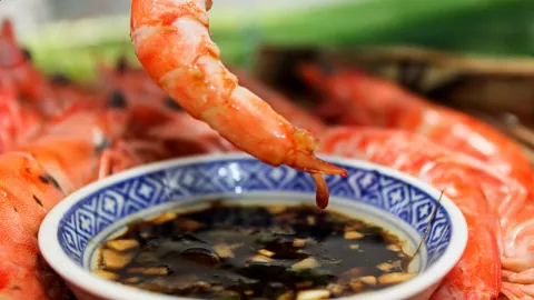 Hướng dẫn cách luộc tôm ngon và chọn tôm tươi
