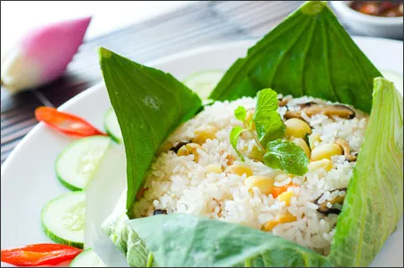 Món cơm gói lá sen đặc sản ngọt bùi của Đồng Tháp