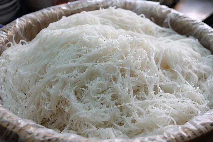 Hương vị bún cua thối nổi tiếng phố núi Pleiku