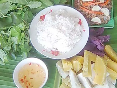 Món mắm sống khoai lang đặc sản đậm đà của Vĩnh Long