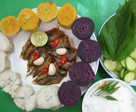 Món mắm sống khoai lang đặc sản đậm đà của Vĩnh Long
