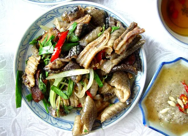 Món tắc kè xào lăn đặc sản béo ngậy của Đồng Tháp