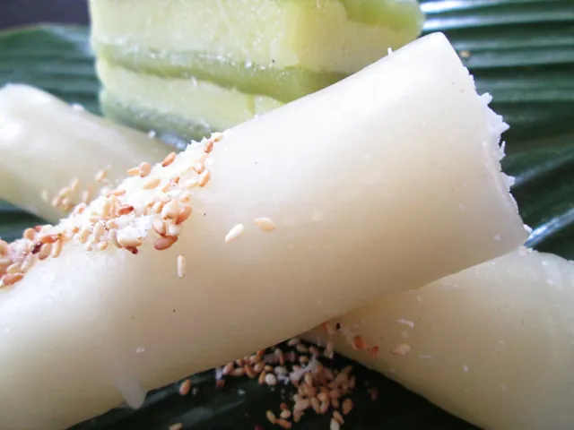 Bánh ướt ngọt nhân đậu xanh món đặc sản xứ dừa