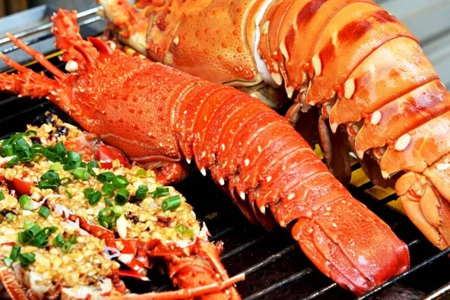10 món hải sản cực ngon trải dài từ Bắc vào Nam