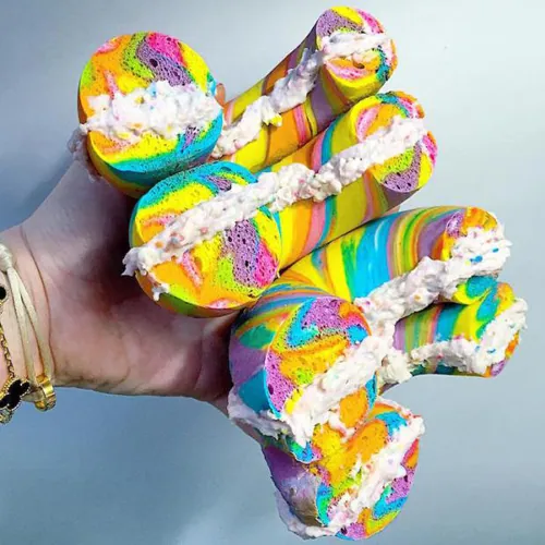 Món bánh mì bảy sắc cầu vồng nổi tiếng thế giới