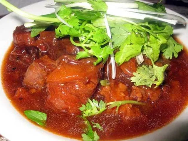Cách làm thịt món bò sốt vang thơm ngon cho ngày trời mát