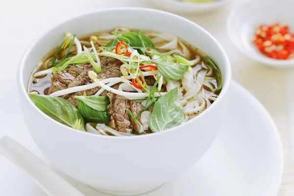 Cách nấu phở bò đúng vị miền Bắc đơn giản nhất