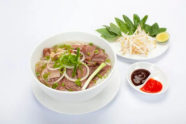 Cách nấu phở bò đúng vị miền Bắc đơn giản nhất
