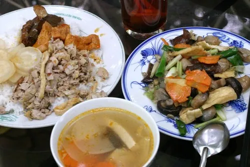 Hấp dẫn với món chay xứ Huế thơ mộng