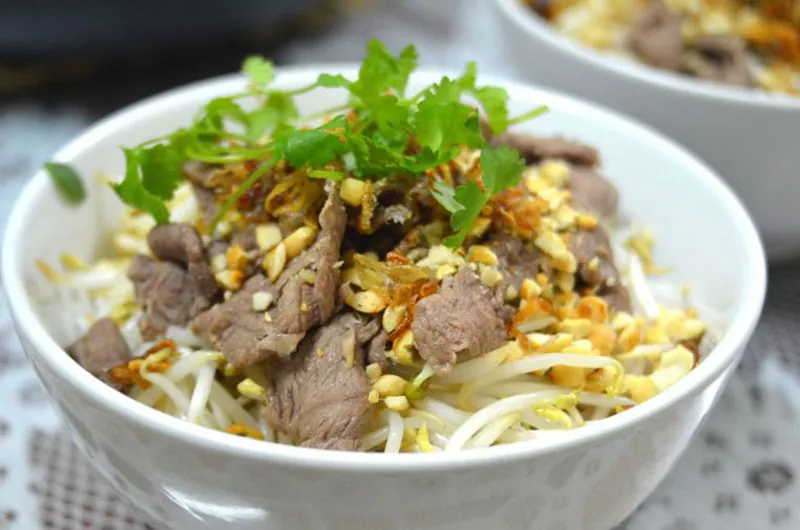 Mách bạn cách nấu bún bò Nam Bộ chuẩn vị