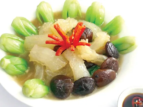 Giòn sừn sựt gân bò xốt nấm đông cô và cải thìa