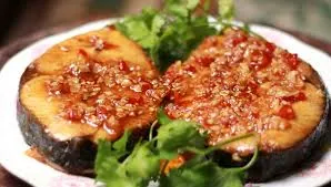 Cá thu chiên sốt nước mắm tỏi ớt lạ miệng ngon cơm