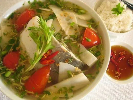 Canh cá măng chua hấp dẫn bữa cơm ngày nóng