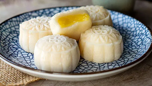 Bánh dẻo nhân kem trứng tự làm cực ngon cho Trung thu